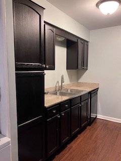 Building Photo - 503 E 6th St