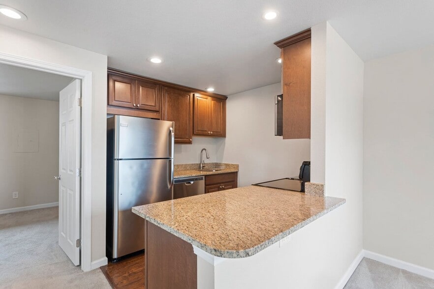 Interior Photo - Juanita Bayshore Apartments