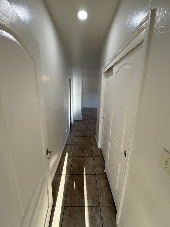Building Photo - 2623 Bagwell Ct