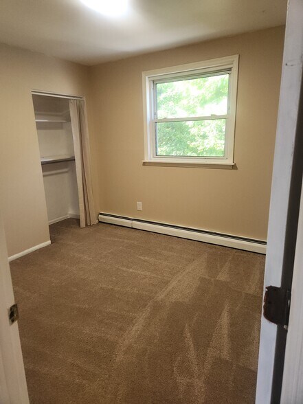 Building Photo - 662 Parmentier Rd