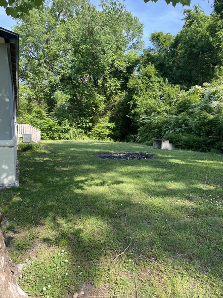 Building Photo - 509 5th Ln