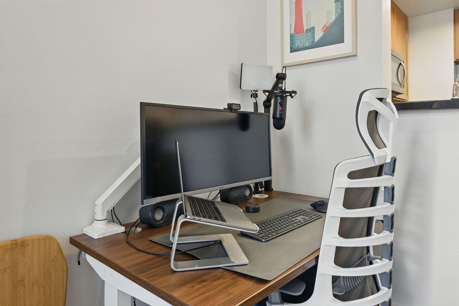 Building Photo - 355 Berry St