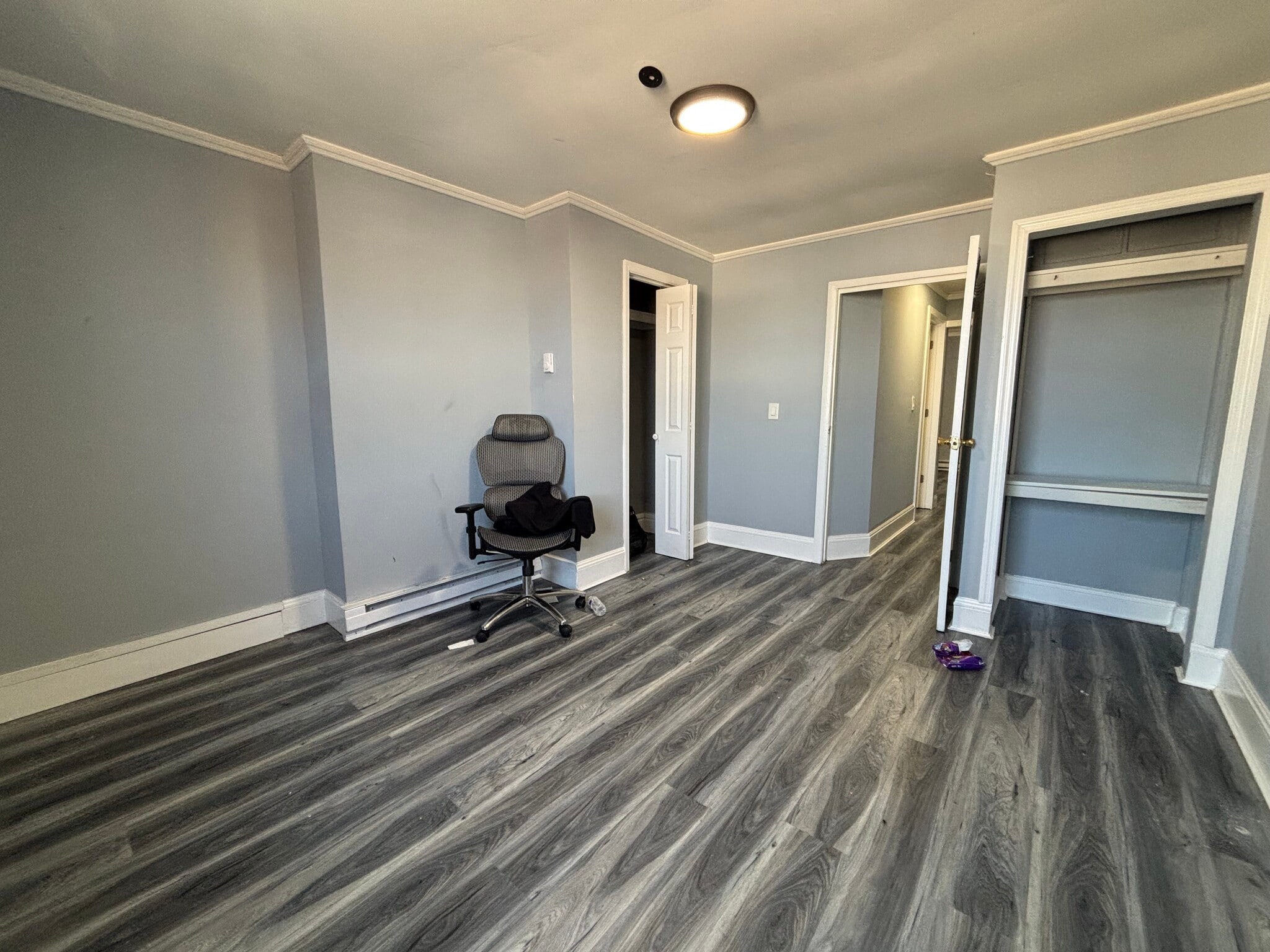 Building Photo - 516 E Jersey St