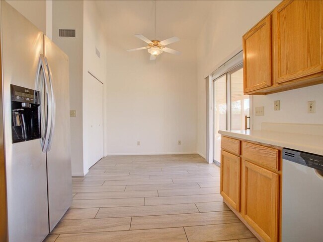 Building Photo - 3 Bed/2 Bath- GREAT Location Near Downtown