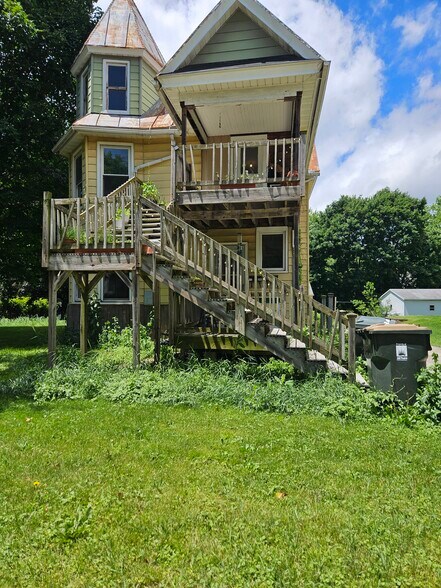 Primary Photo - 240 N Bristol St