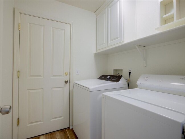 Building Photo - Spacious 4-Bedroom Home with Private Pool & Large Enclosed Backyard!