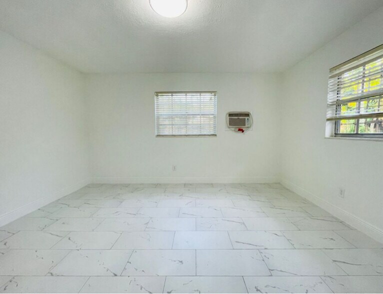 Building Photo - 1015 Galsworthy Ave