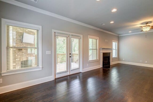 Building Photo - 1317 Winfair Ln NE