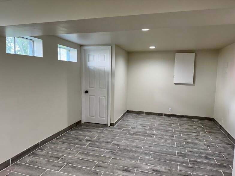 Building Photo - 1617 Somerset Shire Dr