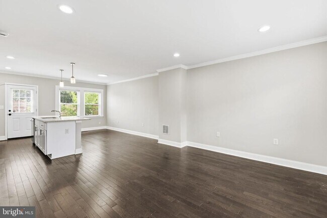 Building Photo - 78 N Dundalk Ave