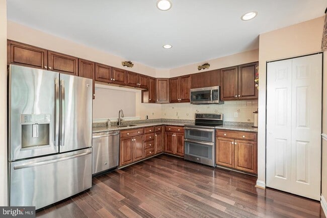 Building Photo - 3954 Forest Valley Rd