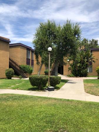 Building Photo - 13000 Dronfield Ave