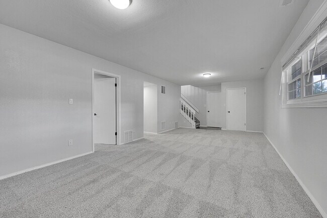 Building Photo - $2,700.00 - 4 Beds, 2 Baths, Single Family...