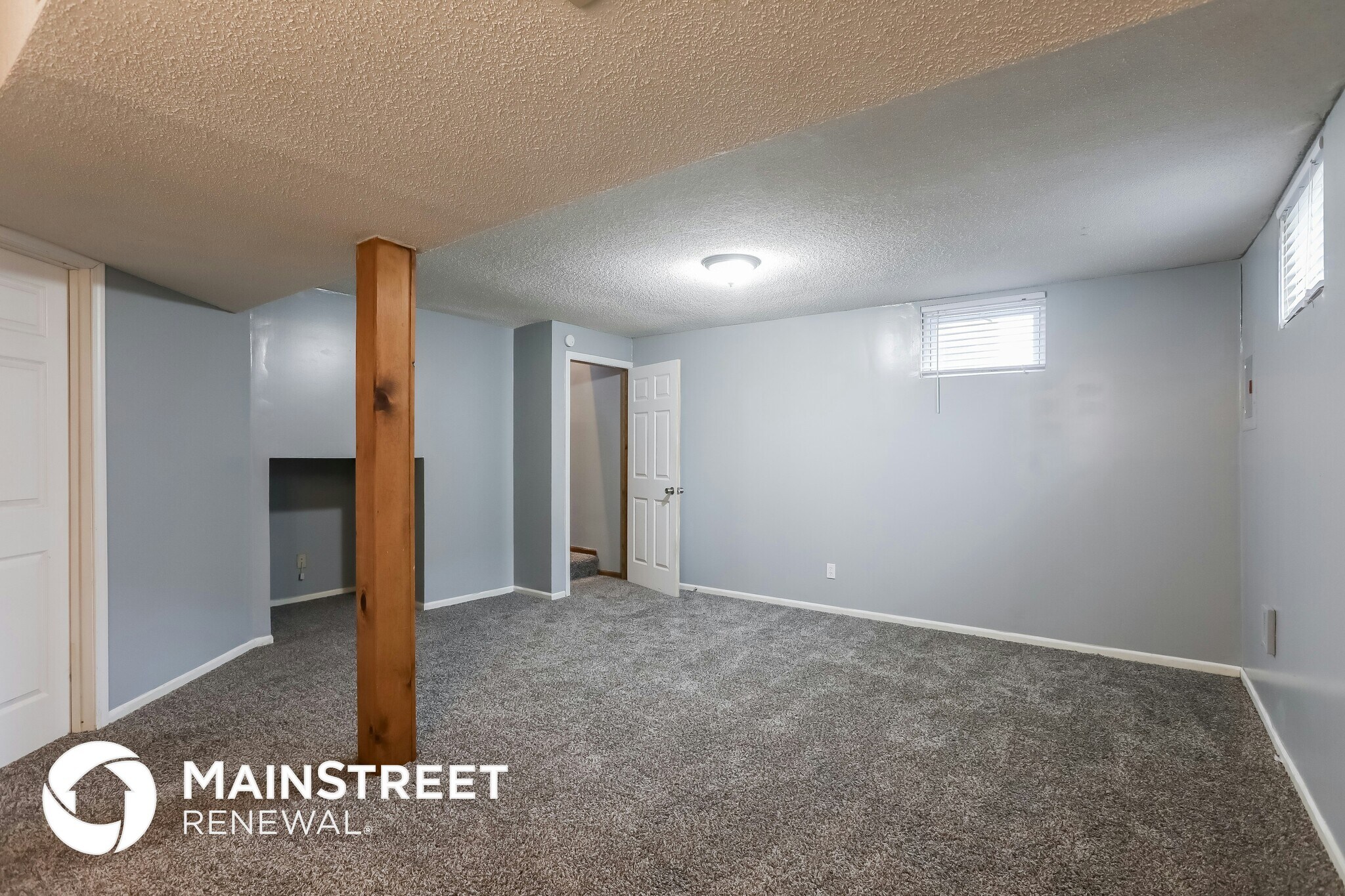 Building Photo - 1224 NE Hendrix Dr