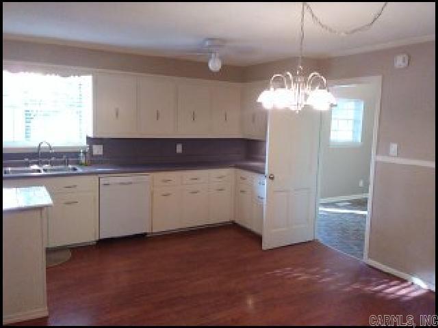 Building Photo - 5800 N Walnut Rd