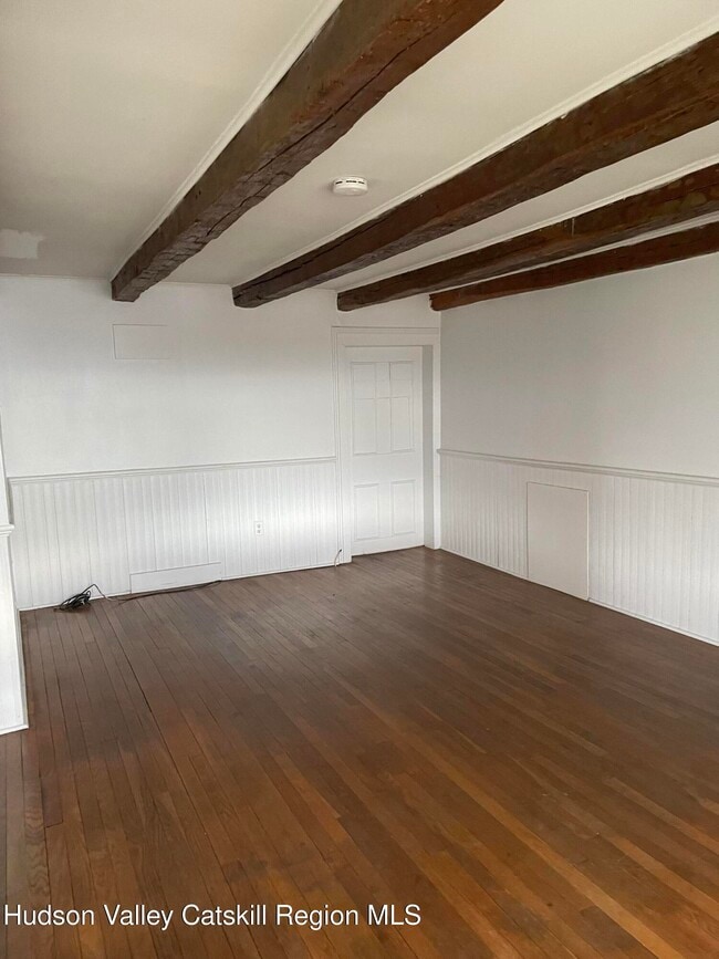 Building Photo - 42 Maple Ave