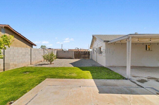 Building Photo - 6302 W Monterey Way
