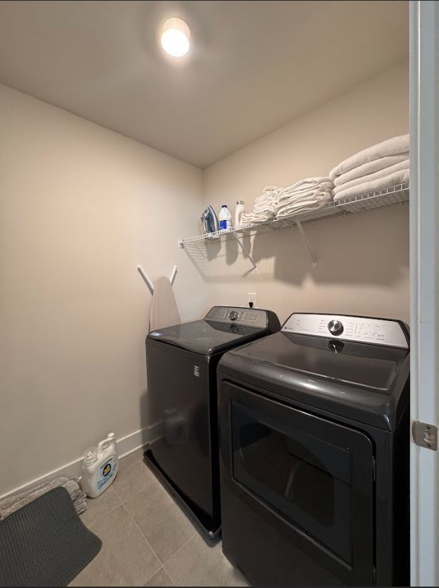 Building Photo - Furnished or Unfurnished – Modern 3BR Home...