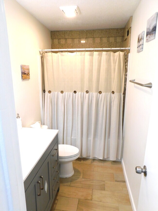 Building Photo - 1809 Crooked Pine Dr