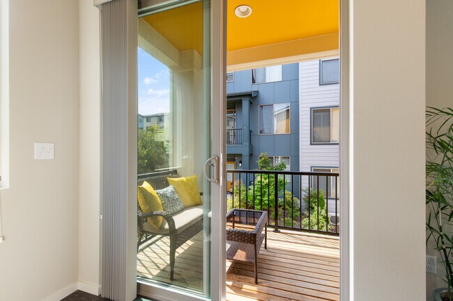 Building Photo - 9834-9811 11th Ave SW