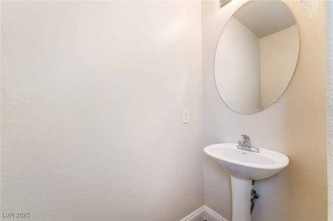 Building Photo - 9175 Sunken Meadow Ave