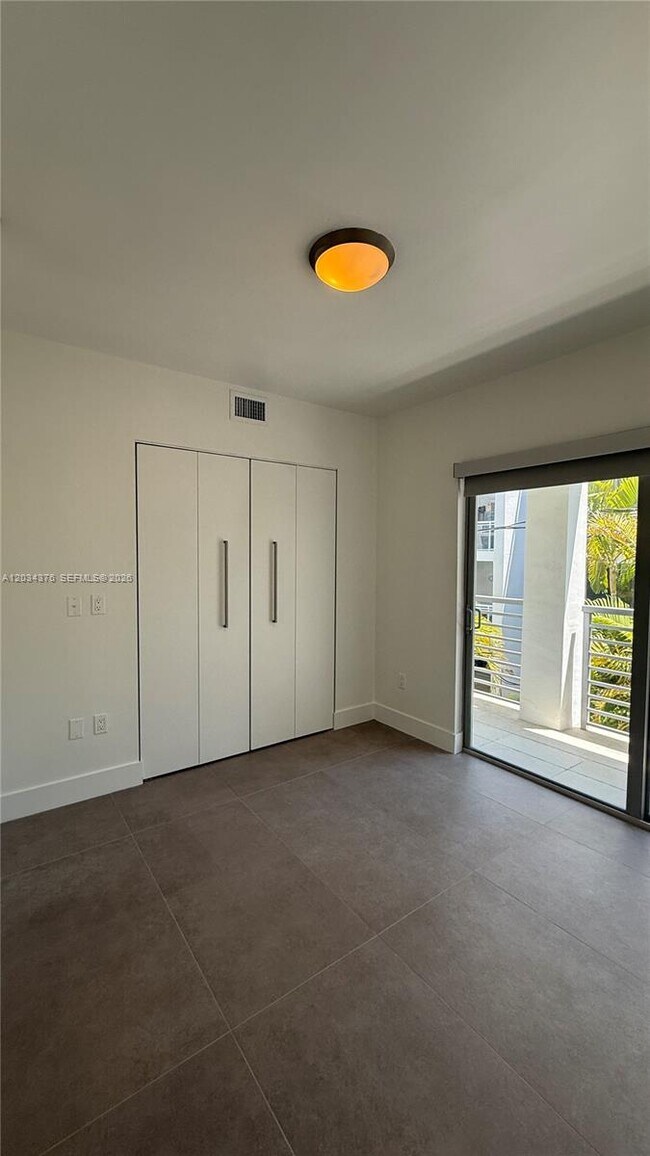 Building Photo - 2025 Meridian Ave