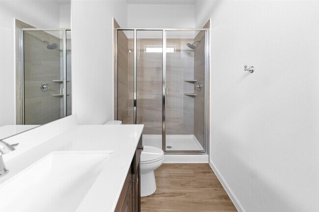 Building Photo - 1426 Northwood Blf Ln