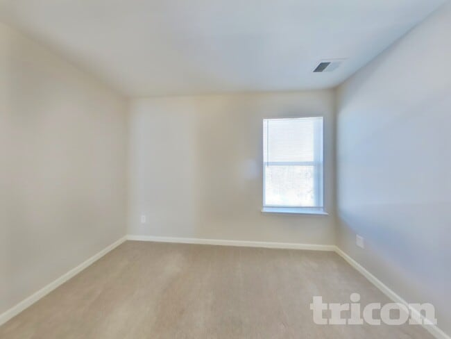 Building Photo - 416 Rook Rd