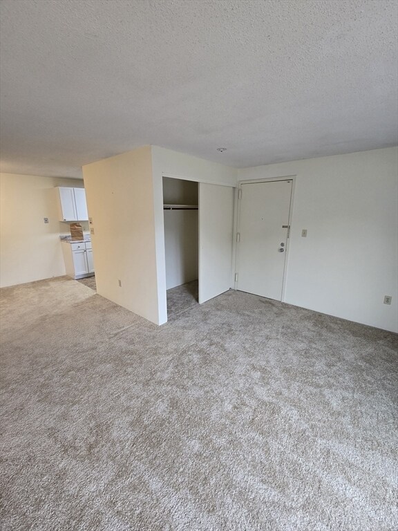 Building Photo - 9 Silver Hill Ln