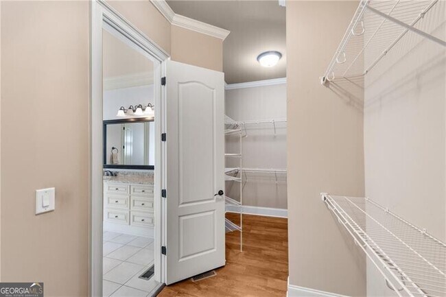 Building Photo - 5861 Yoshino Cherry Ln NE