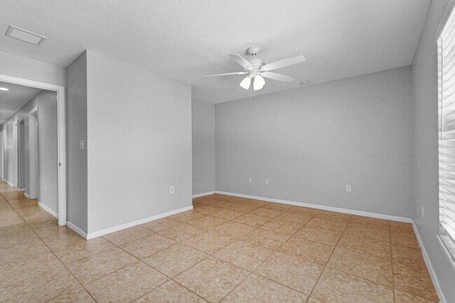Building Photo - 520 Southridge Rd