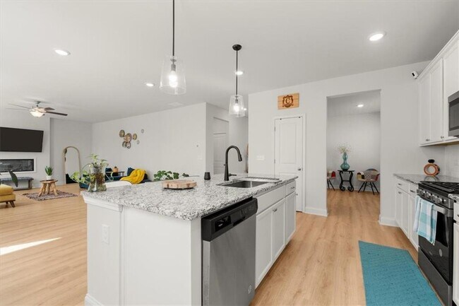 Building Photo - 29 Dew Drop Pointe