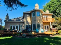 Building Photo - Beautiful and Spacious 3BD + Den