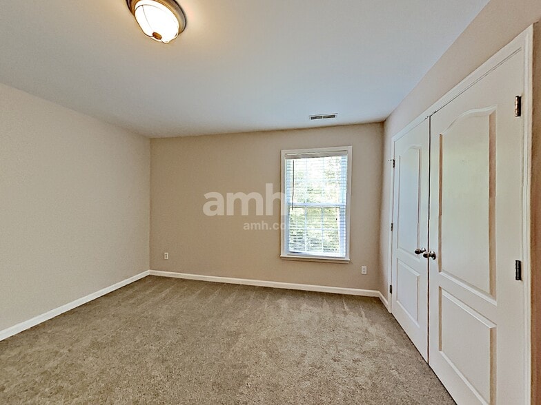 Building Photo - 7209 Sir William Dr