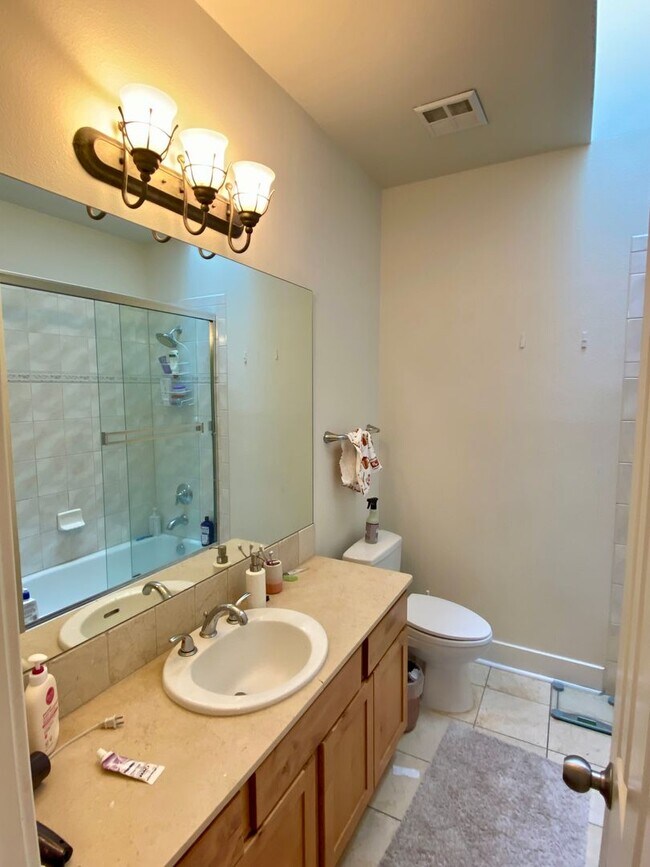 Building Photo - Available for 2026-2027 Fall Pre-Leasing! ...