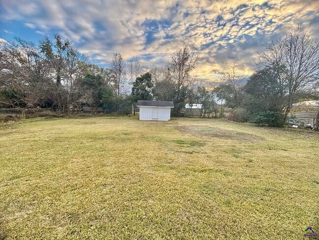 Building Photo - 2800 S Estates Rd