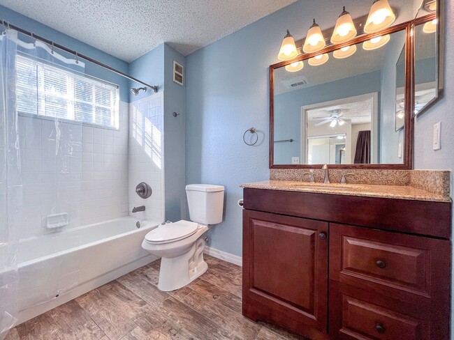 Building Photo - Windsor Park #1118 - On several bus routes to UF