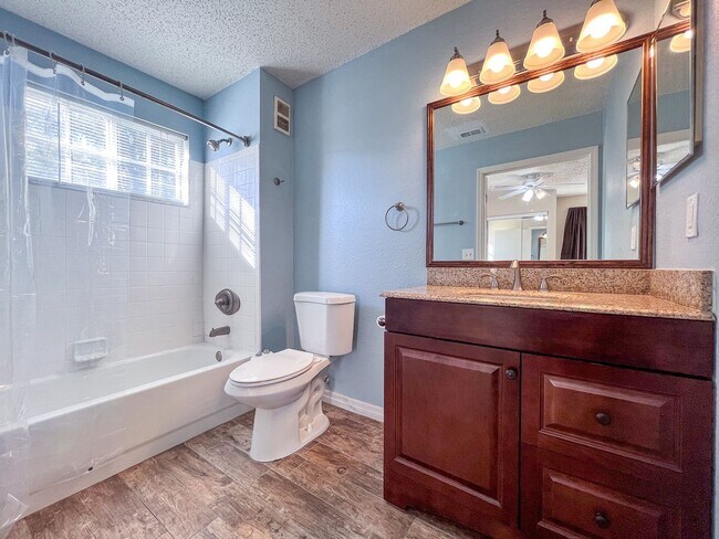 Building Photo - Windsor Park #1118 - Price Reduced!