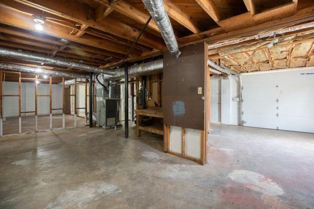 Building Photo - 8 Larose Dr SW