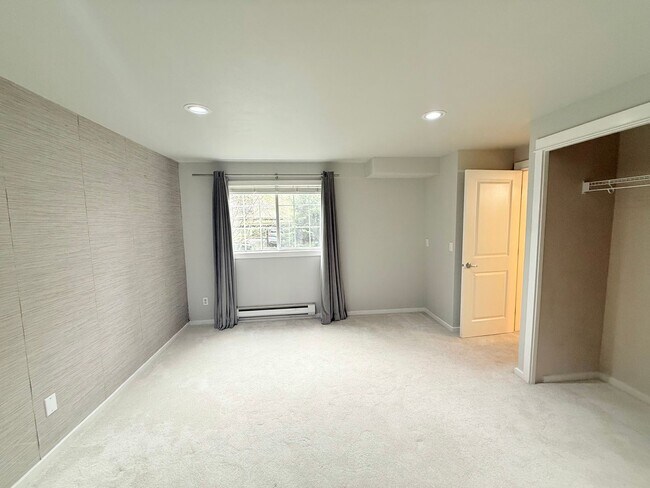 Building Photo - Gallery Condominiums - Downtown Kirkland