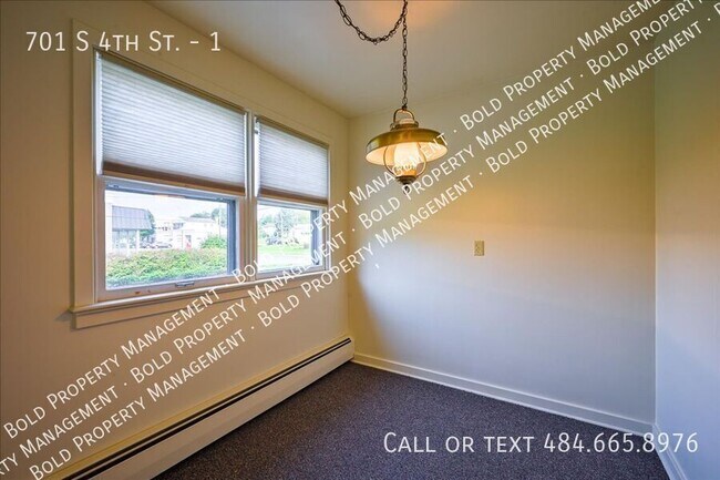 Building Photo - 701 S 4th St