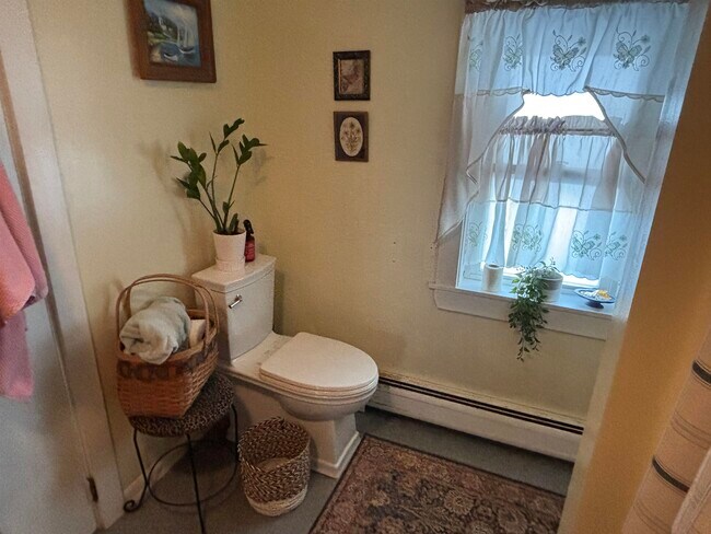 Building Photo - 21 Annie St