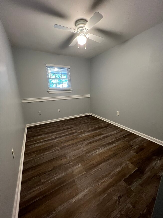 Building Photo - 30447 Parkview Dr