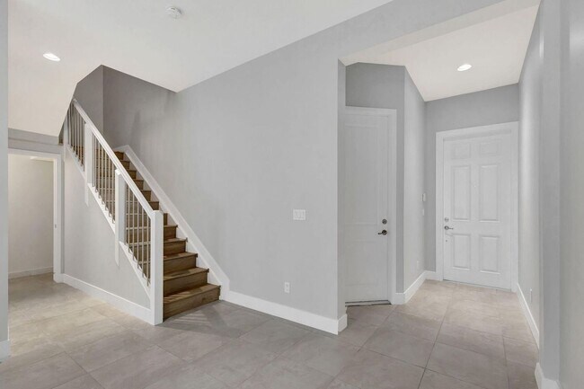Building Photo - 4924 Pointe Midtown Way