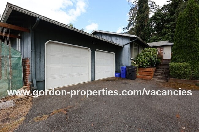 Building Photo - Webster Rd - Gladstone 2 bedroom duplex