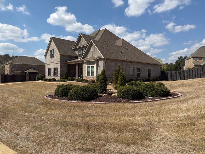 Building Photo - Beautiful 5 Bedroom Home in The Cotswolds