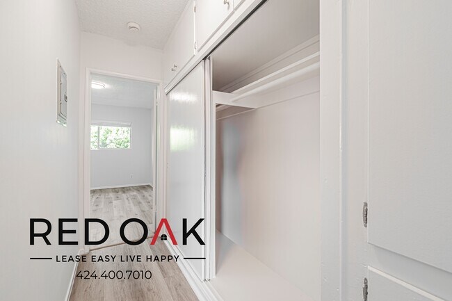 Building Photo - 1726 W 146th St