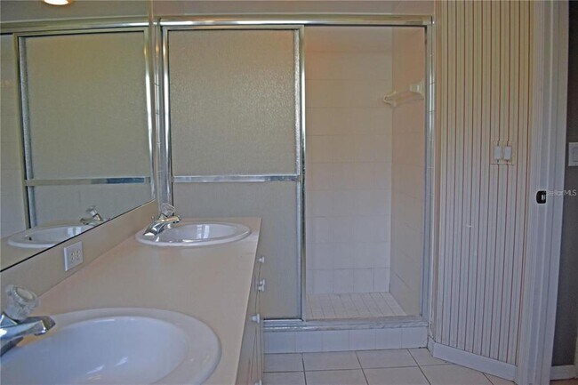 Building Photo - 14499 Tamarind Loop