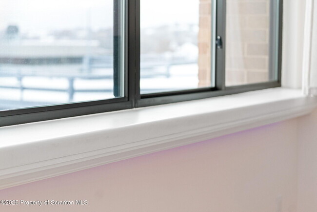 Building Photo - 220 Linden St