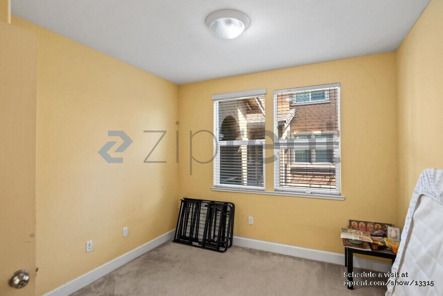 Building Photo - 1661 Lee Way
